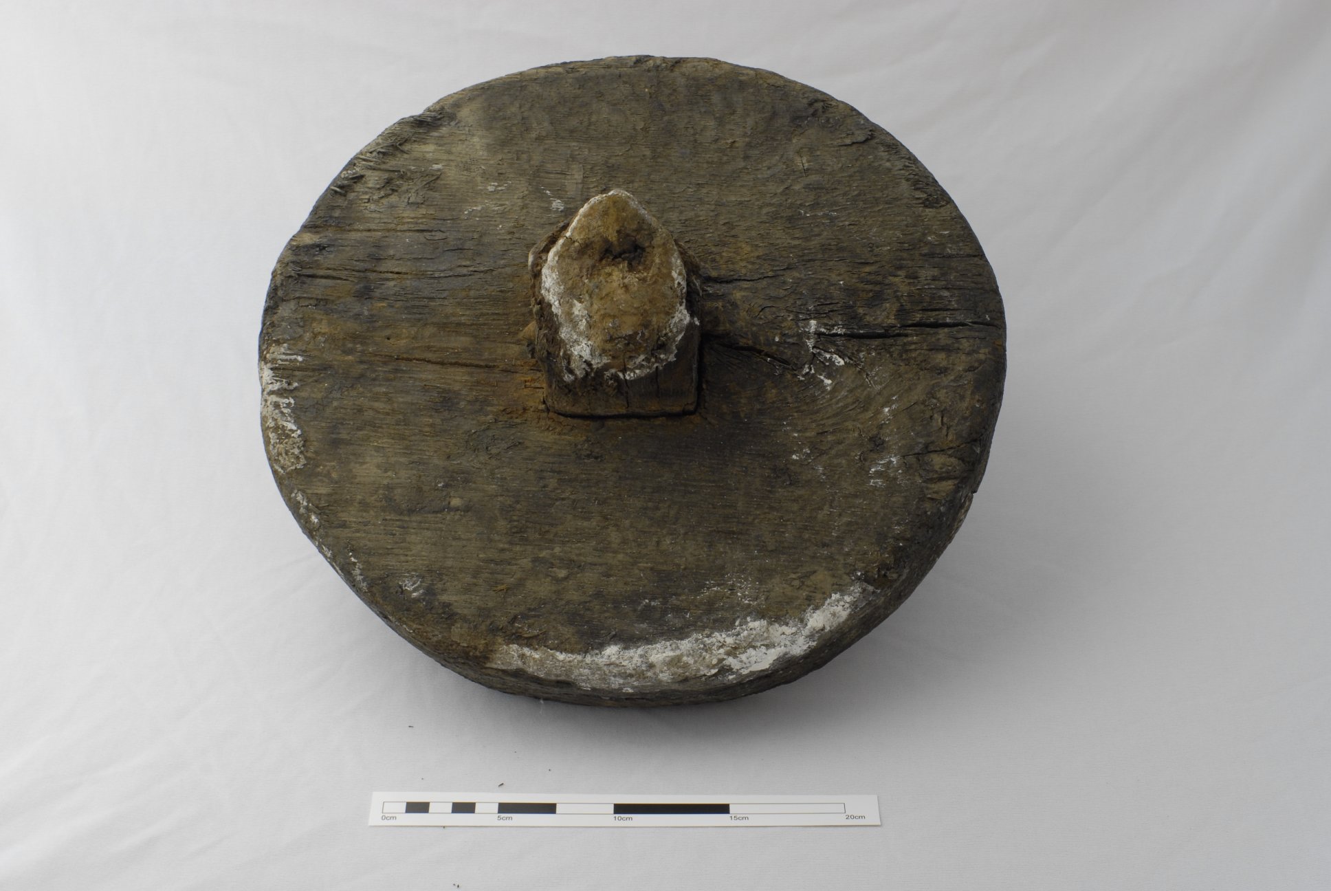 Wheel post conservation